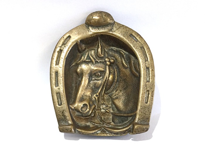 ENGLAND antique horseshoe brass ashtray.