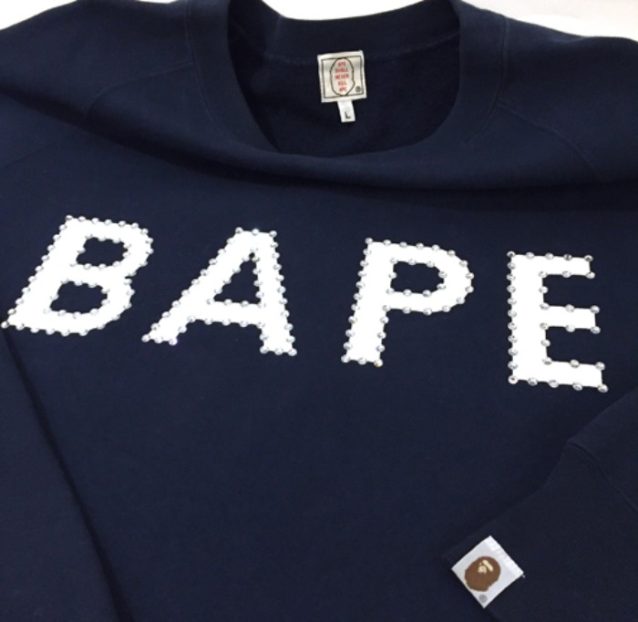 [JAPAN]90s “BAPE x Swarovski” ORIGINAL logo sweatshirt.