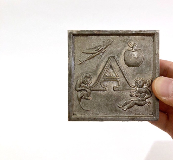 [U.S.A]70s A/B/C/D 알파벳 casting material coin box(저금통).
