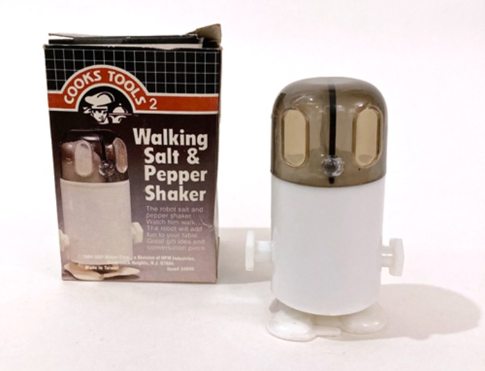 [U.S.A]70s robot 움직이는 로봇 salt &amp; pepper case.