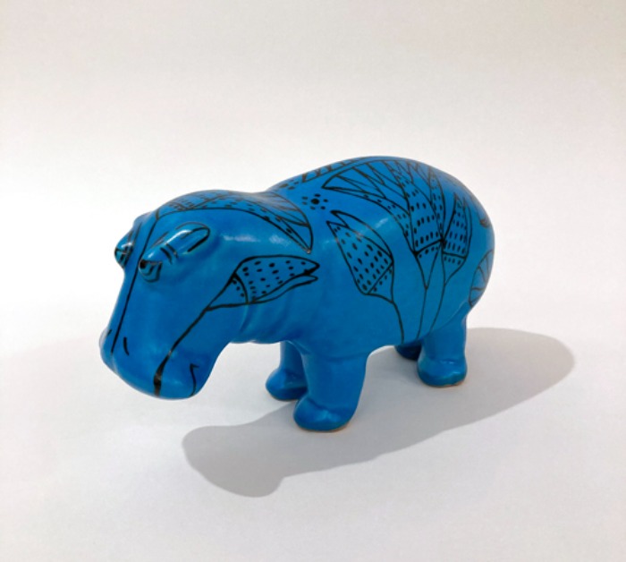 [U.S.A]Metropolitan Museum &quot;William the Hippo&quot; blue ceramic sculpture.