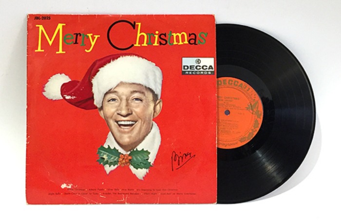 Vtg vinyl &quot;Merry Christmas&quot; Bing Crosby LP.