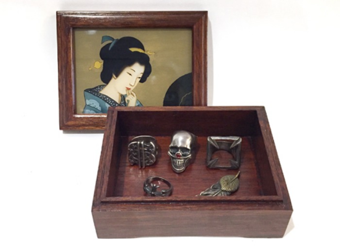 JAPAN vtg Katsushika Hokusai &quot;kimono woman&quot; wood box.