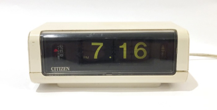 80s CITIZEN ivory color flip-clock.