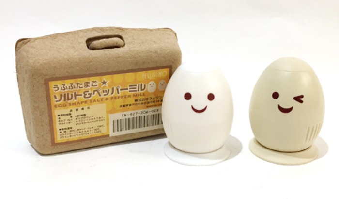 FELISSiMO 계란 모양 소금/후추통.