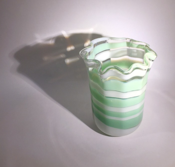 [U.S.A]80s hand-made blown glass vase(민트 초코 화병).