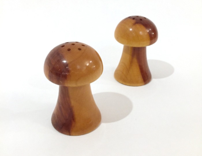 [U.S.A]80s mushroom wood salt &amp; pepper shaker(버섯 모양 양념통).