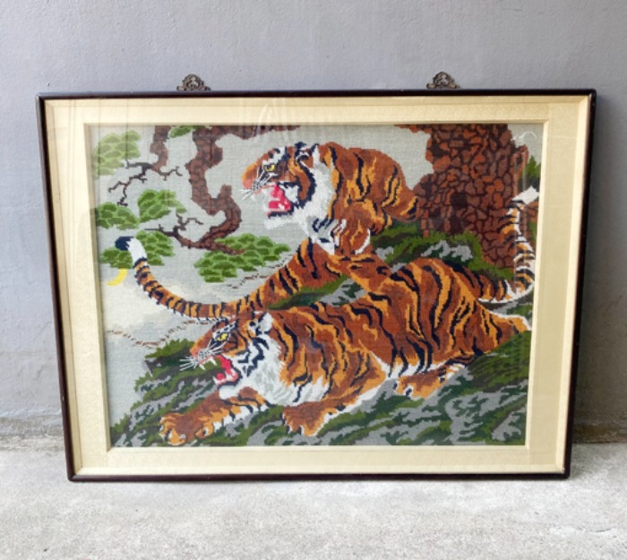 [JAPAN]60s tiger quilt embroidery big size frame(호랑이).